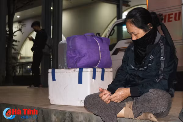 hanh khach vat va don xe tro lai cac thanh pho lon sau ky nghi tet