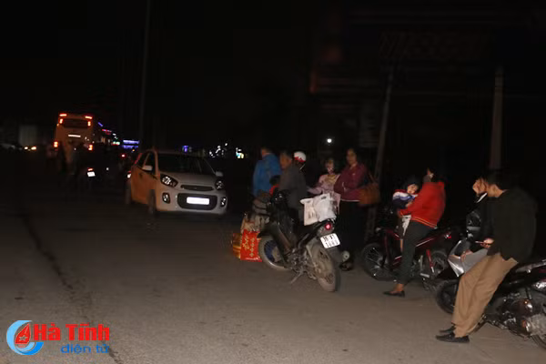hanh khach vat va don xe tro lai cac thanh pho lon sau ky nghi tet