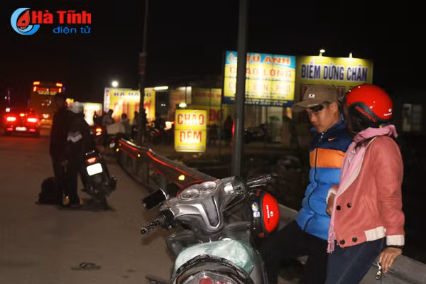 hanh khach vat va don xe tro lai cac thanh pho lon sau ky nghi tet