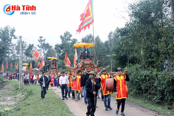 trang trong le ruoc sac phong vua ham nghi