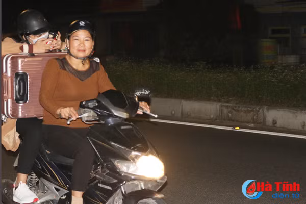hanh khach vat va don xe tro lai cac thanh pho lon sau ky nghi tet