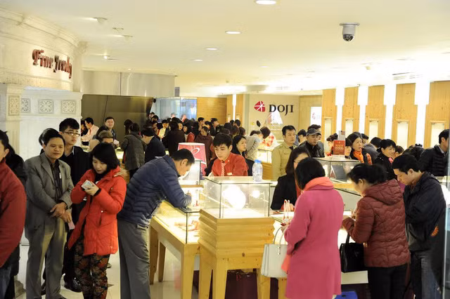 ngay via than tai nam 2018 la ngay nao de mua vang cau may