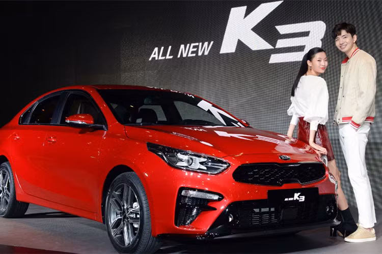 chi tiet kia k3 the he moi gia hon 300 trieu dong