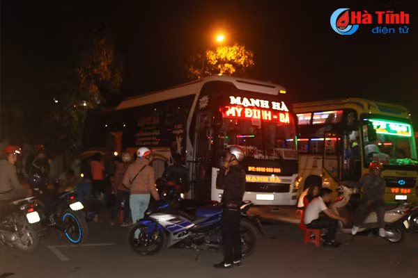 hanh khach vat va don xe tro lai cac thanh pho lon sau ky nghi tet