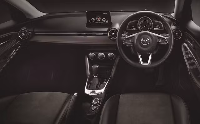 mazda2 2018 chinh thuc ra mat voi gia ban khong doi
