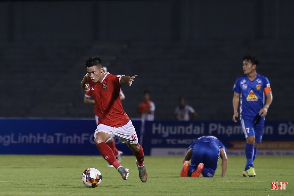 Hồng Lĩnh Hà Tĩnh: Những bước chân không mỏi trên đấu trường V.League 2020