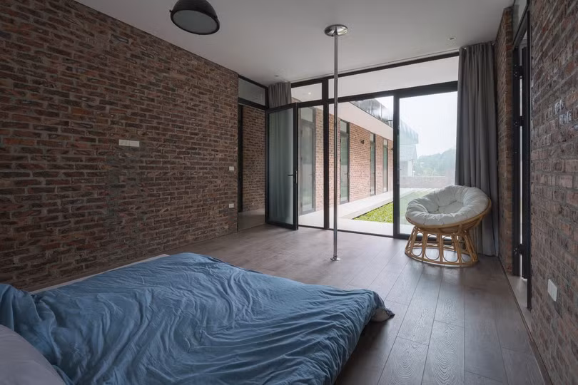 Ngôi nhà nằm trên đồi thông ở Việt Nam lên tạp chí Mỹ