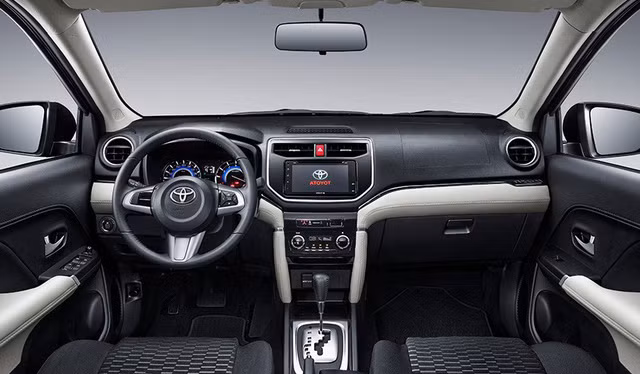 Xe 7 chỗ giá thấp Toyota Rush đã về Việt Nam