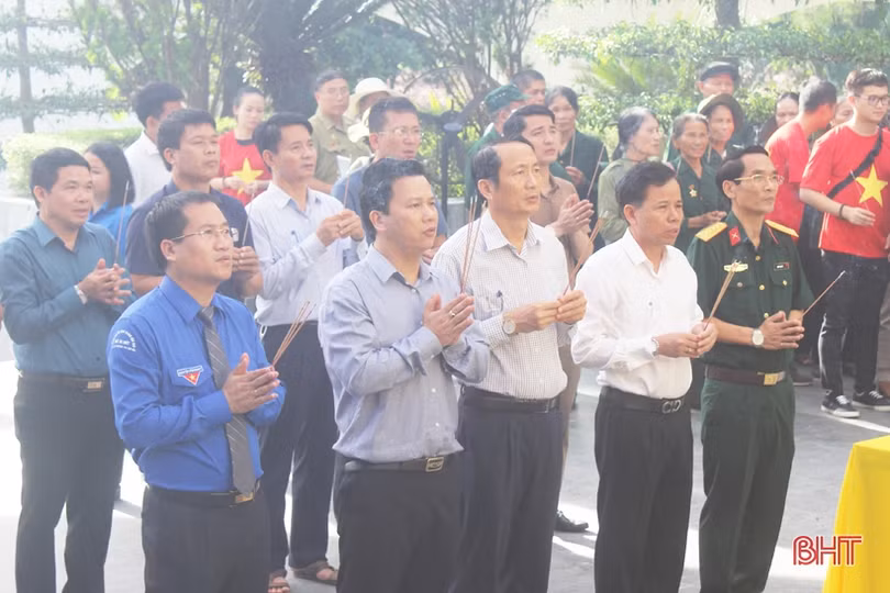 Trang trọng Lễ giỗ lần thứ 50 của 10 liệt nữ TNXP Ngã ba Đồng Lộc