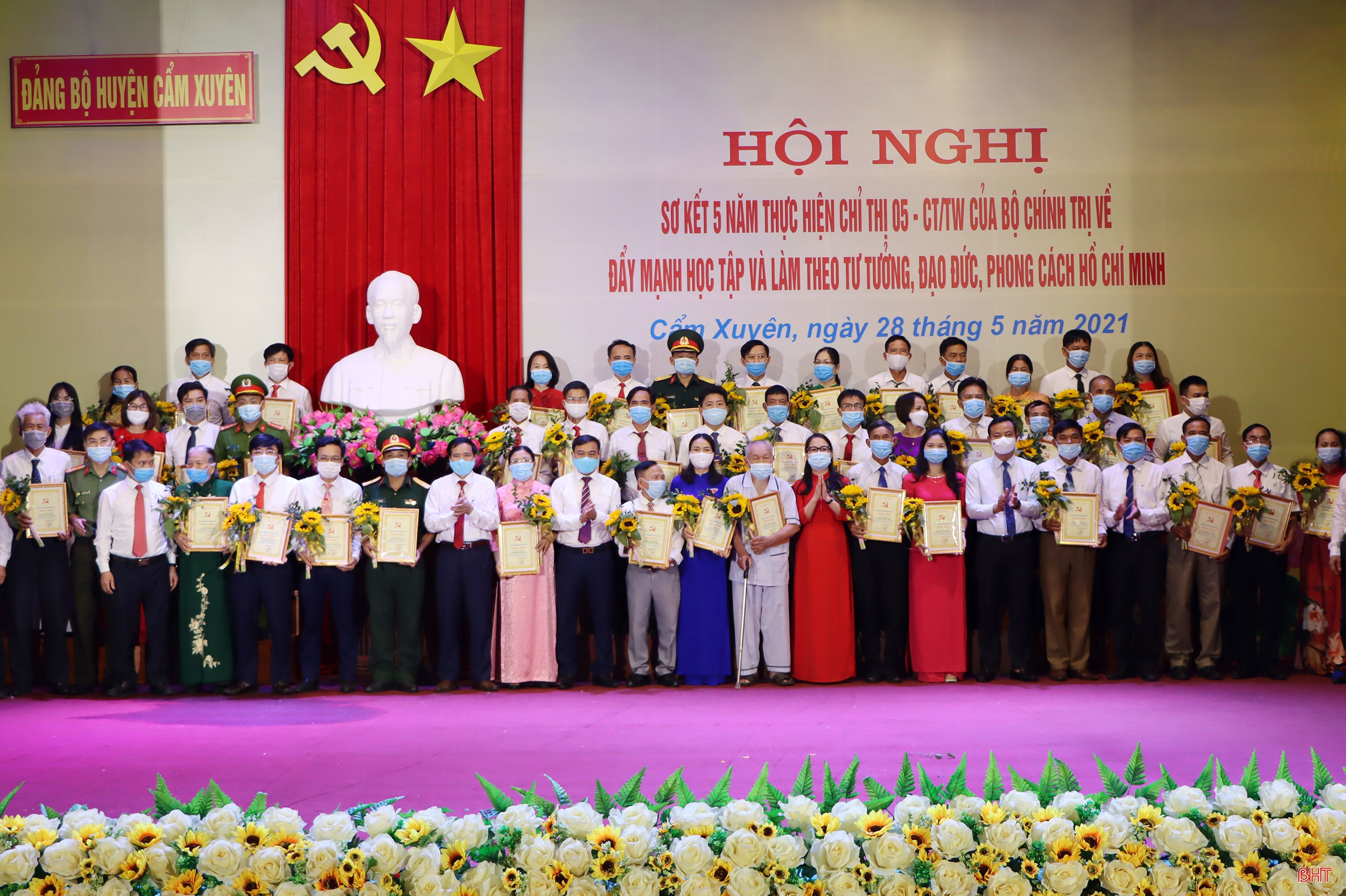 Hà Tĩnh lan tỏa những tấm gương học và làm theo Bác