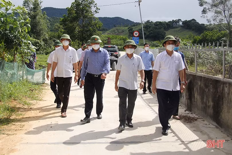 Lãnh đạo Hà Tĩnh kiểm tra, khảo sát các hợp tác xã tại Hương Sơn