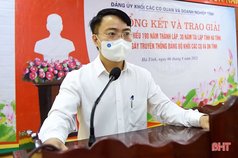 Trao thưởng cuộc thi tìm hiểu 190 năm thành lập, 30 năm tái lập tỉnh và 65 năm ngày truyền thống Đảng bộ Khối CCQ&DN Hà Tĩnh