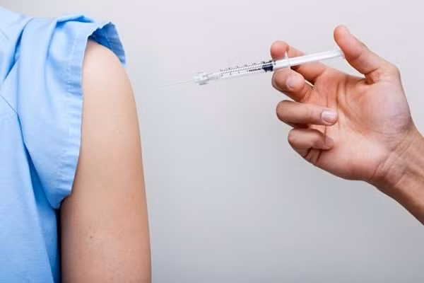 Mắc bệnh tim có nên tiêm vaccine phòng COVID-19?