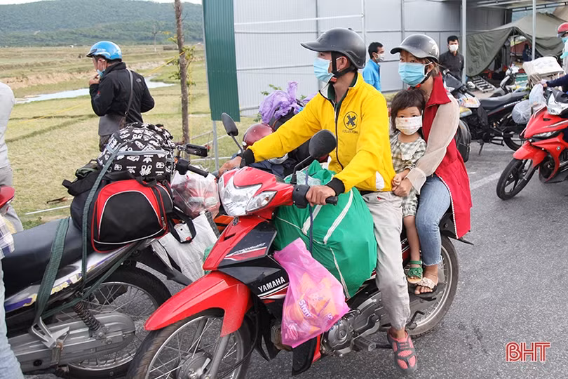 Người Hà Tĩnh về từ vùng dịch xu hướng giảm, chốt kiểm soát vẫn túc trực ngày đêm