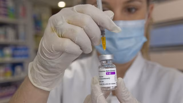 Vaccine AstraZeneca - Giảm đáng kể nguy cơ huyết khối ở liều tiêm thứ 2