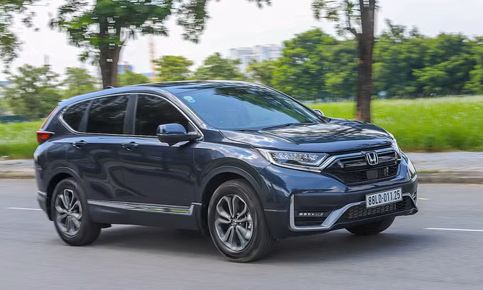 Loạt ôtô khuyến mãi sâu tháng 8