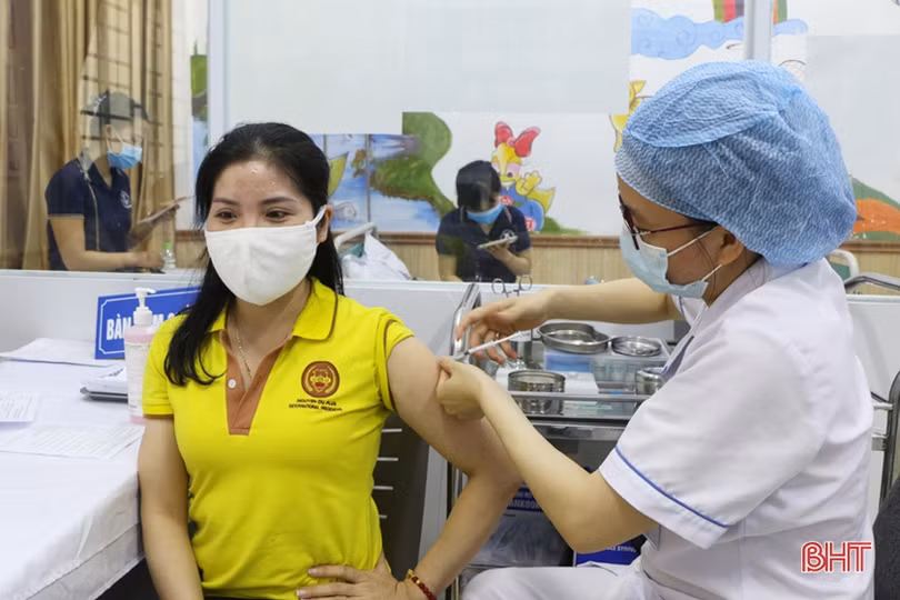 Các cơ sở y tế ở Hà Tĩnh tổ chức tiêm vắc-xin phòng COVID-19 đợt 4