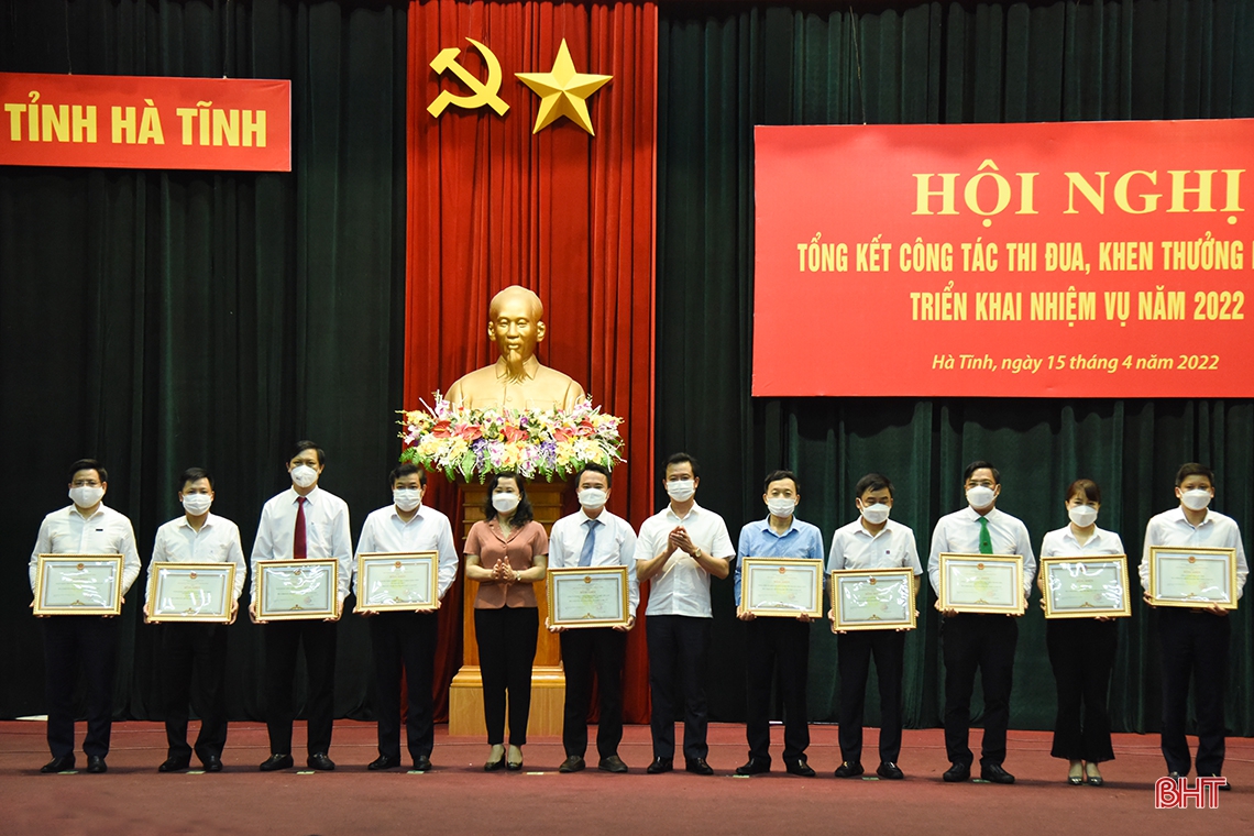 Đoàn kết, đổi mới, thi đua hoàn thành vượt mức các chỉ tiêu, nhiệm vụ