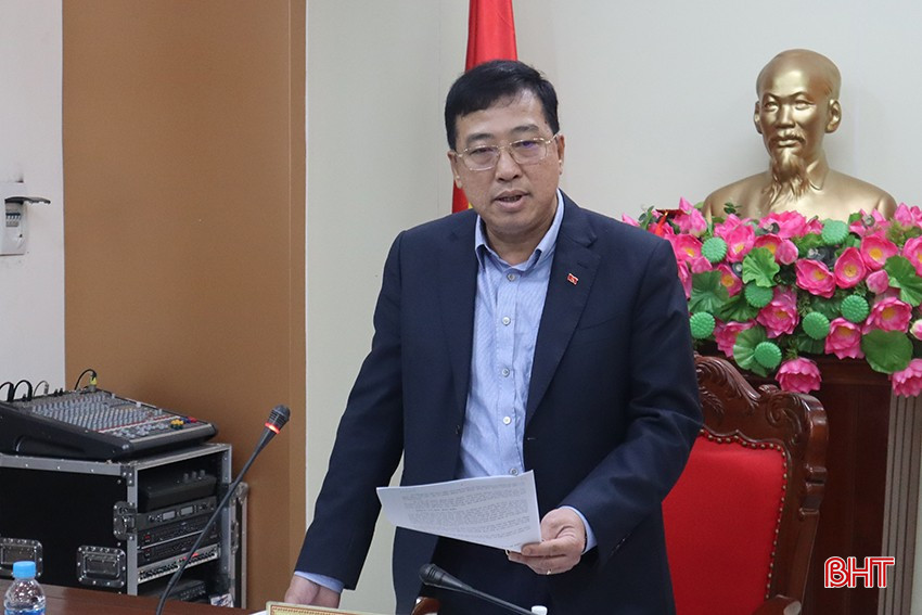 Phó Chủ tịch Thường trực HĐND tỉnh Trần Tú Anh - Bí thư Đảng ủy HĐND tỉnh phát biểu chỉ đạo.