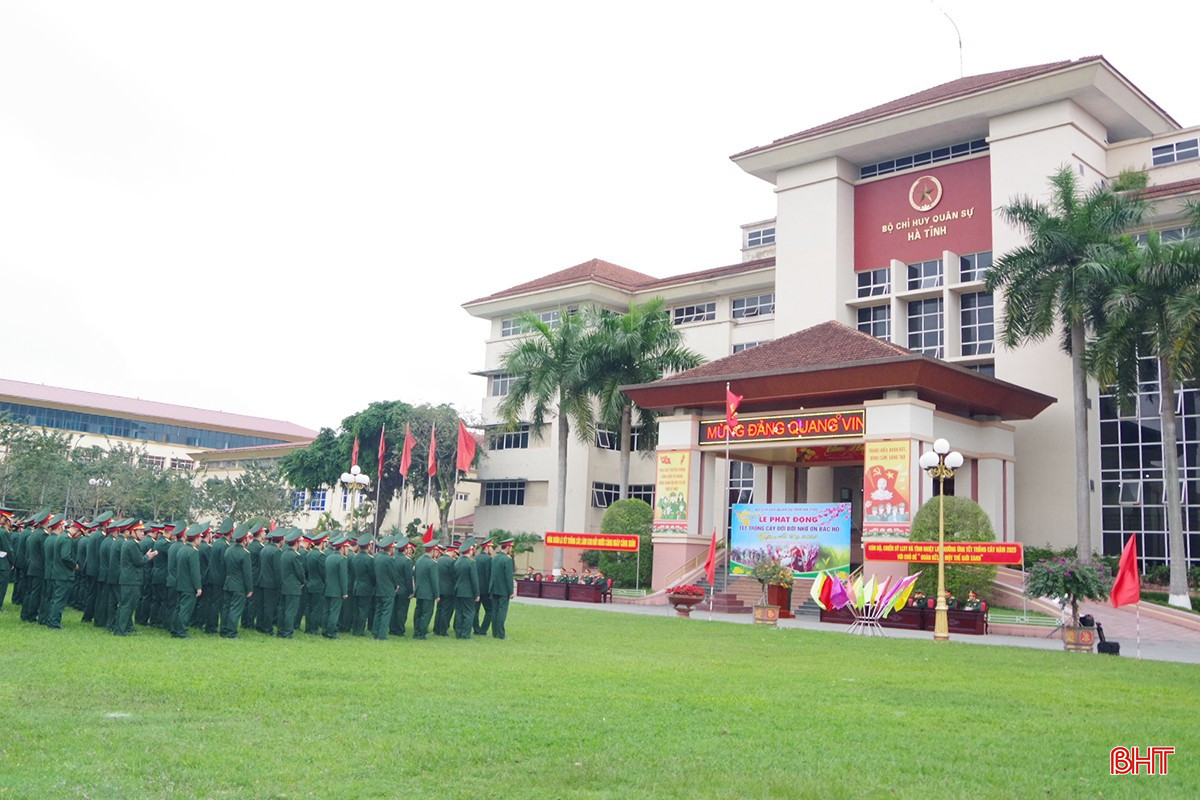 Quang cảnh lễ phát động.