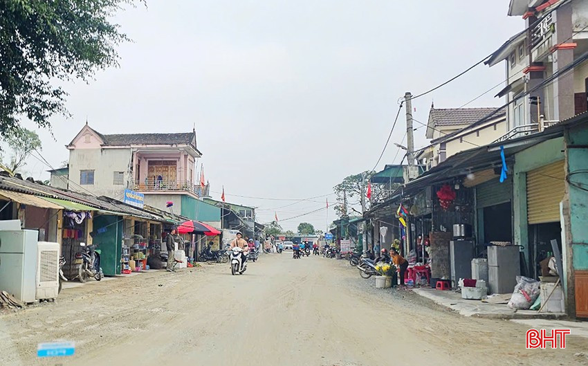 Tại khu vực chợ Cầu, không khó để mua thuốc diệt chuột không nhãn mác, không rõ nguồn gốc.