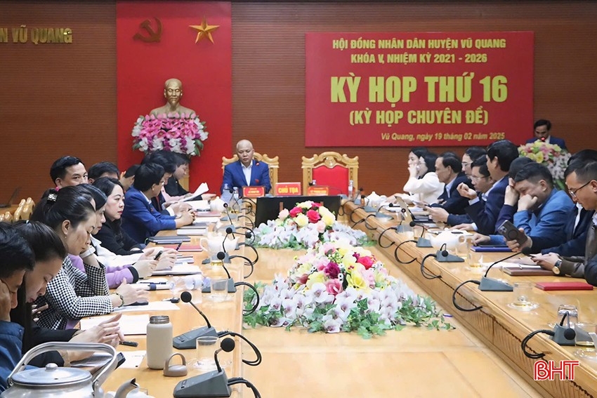 Toàn cảnh kỳ họp.