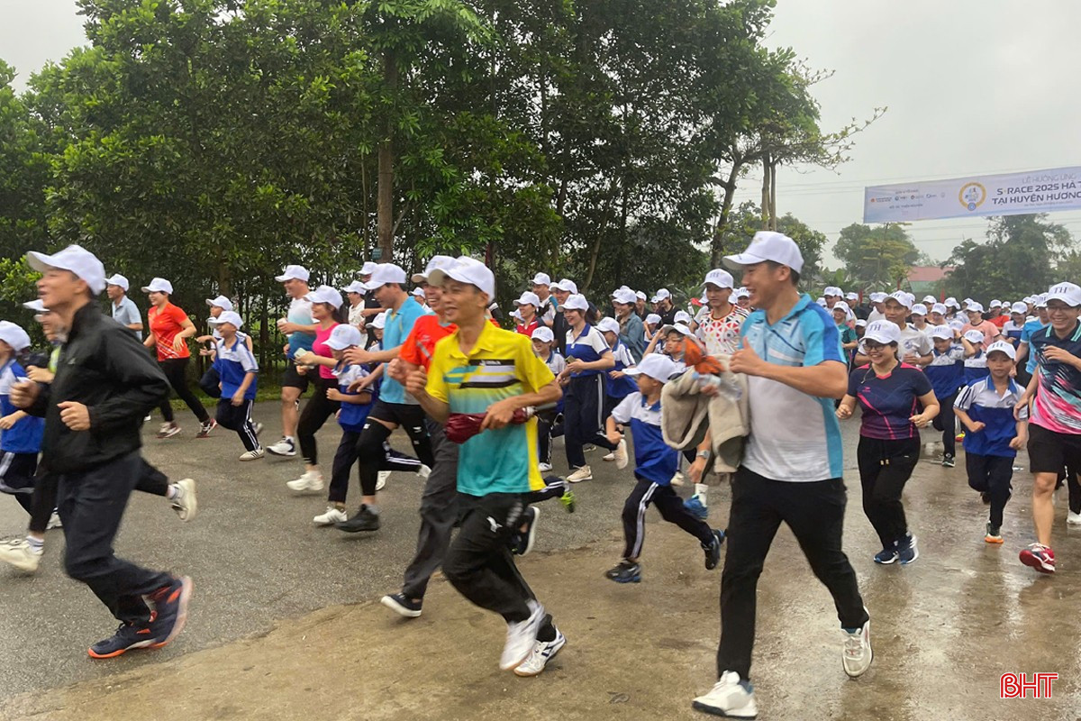 Mặc dù thời tiết bất lợi, mưa và khá lạnh nhưng các vận động viên vẫn rất hào hứng và hoàn thành tốt phần thi của mình.