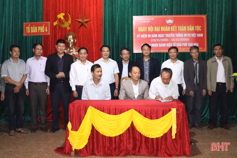 Lãnh đạo Hà Tĩnh vui đại đoàn kết với Nhân dân