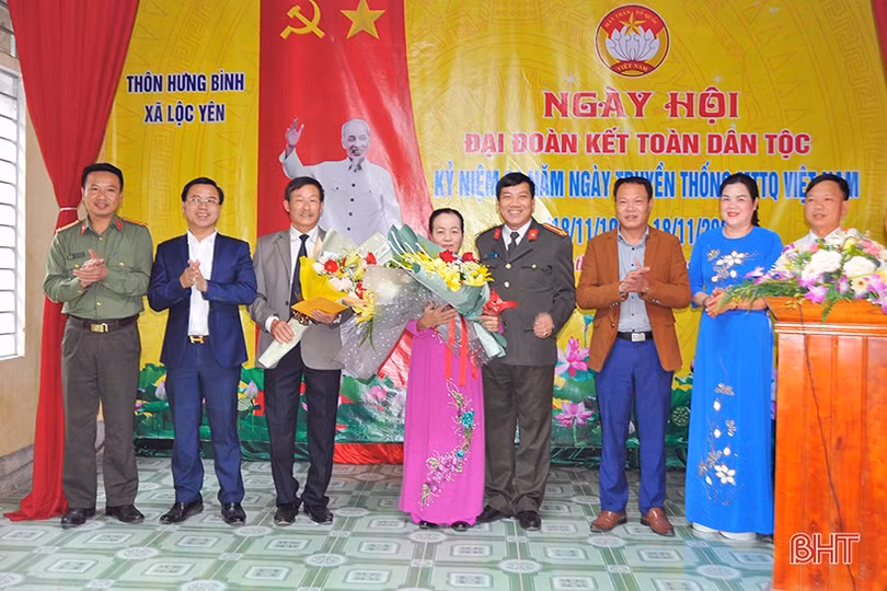 Lãnh đạo Hà Tĩnh vui đại đoàn kết với Nhân dân