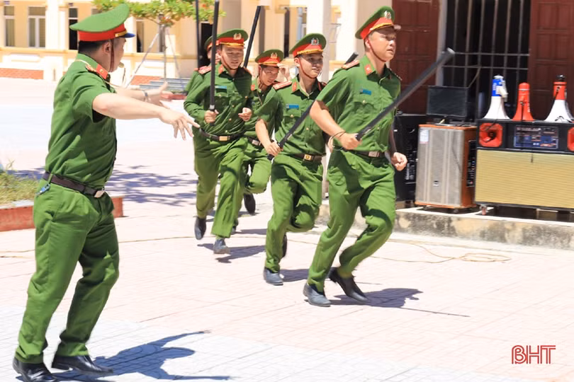 Gay cấn màn diễn tập phòng chống gây rối an ninh trật tự ở Hương Sơn