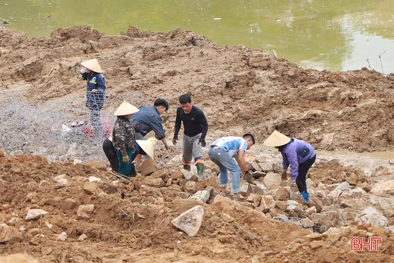 Gấp rút thi công các công trình phòng chống bão lụt tại Cẩm Xuyên