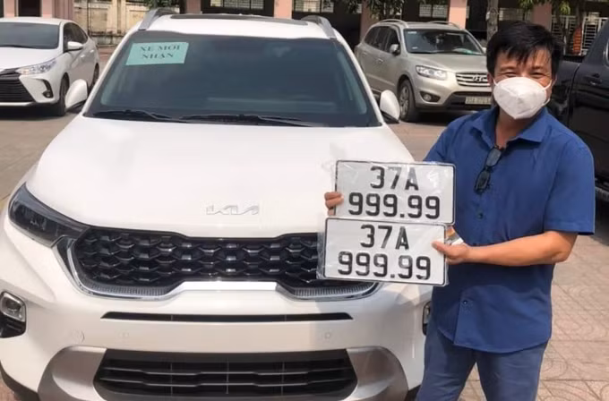 Xây dựng nghị quyết về đấu giá biển số xe