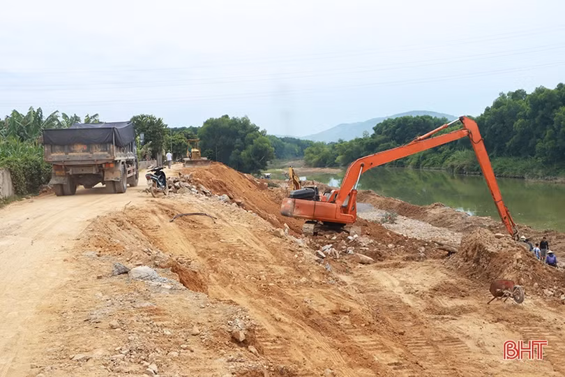 Gấp rút thi công các công trình phòng chống bão lụt tại Cẩm Xuyên