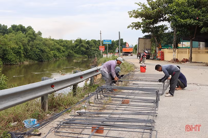 Gấp rút thi công các công trình phòng chống bão lụt tại Cẩm Xuyên
