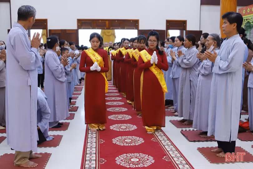Xúc động đại lễ Vu lan báo hiếu ở chùa Giai Lam