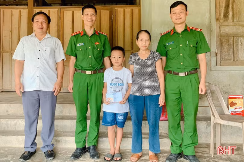 Công an xã Sơn Lâm huy động nhiều nguồn lực hướng về các em nhỏ