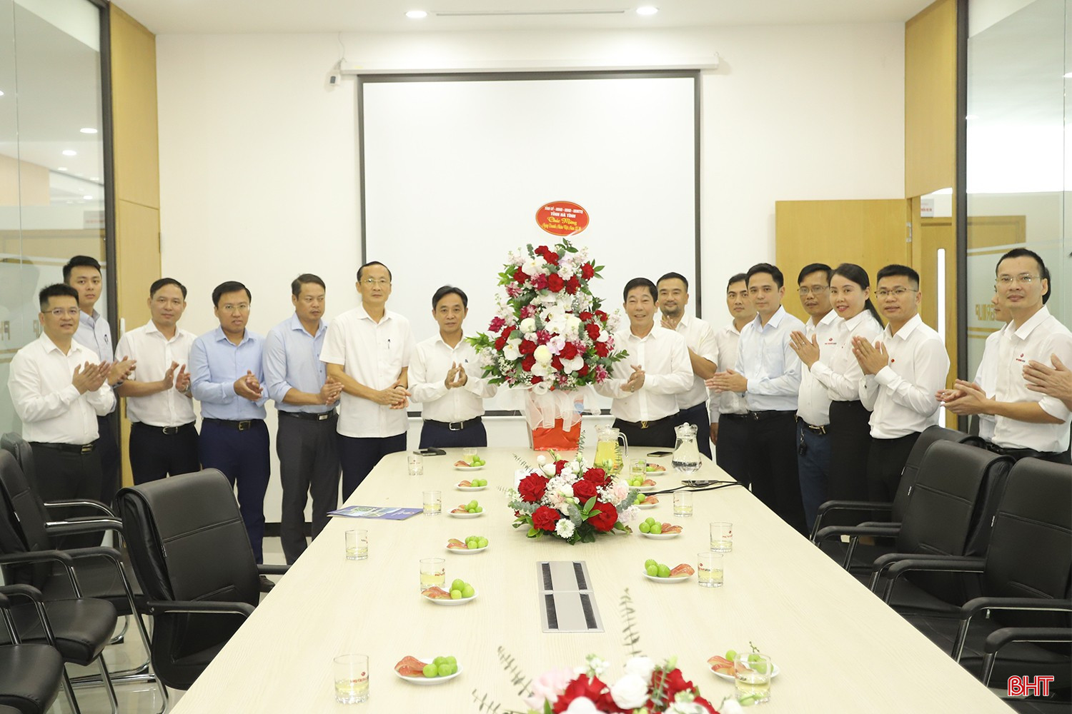 doanh-nhan-ha-tinh-4-9399.jpg