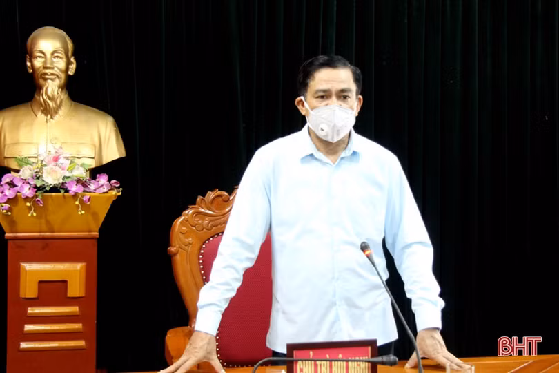 Chủ tịch UBND tỉnh: Hương Sơn cần khẩn trương truy vết các trường hợp liên quan đến 9 ca bệnh