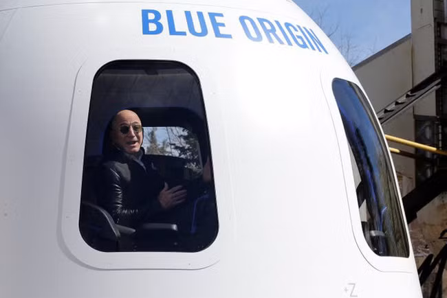 28 triệu USD để du hành vũ trụ cùng tỉ phú Jeff Bezos