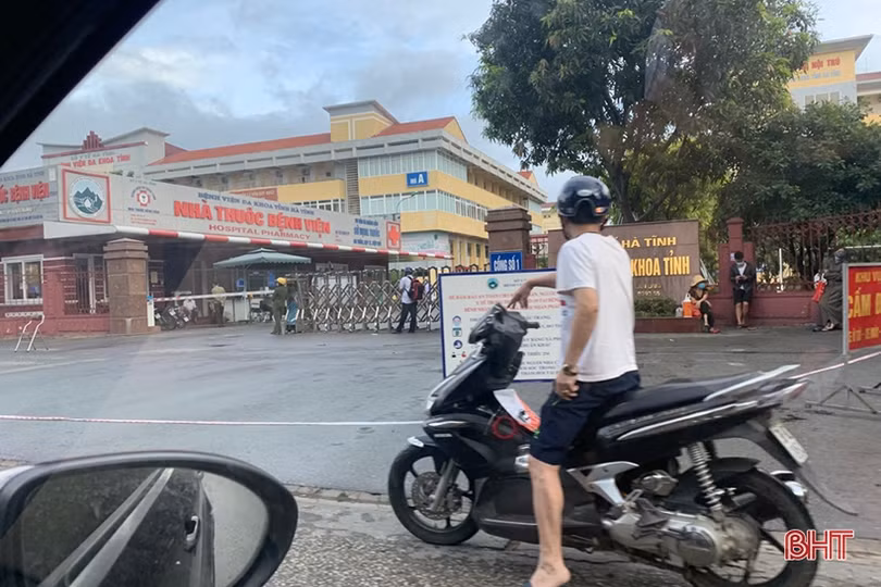 Phong tỏa tạm thời Bệnh viện Đa khoa Hà Tĩnh, 1 ngõ phố liên quan đến ca nghi nhiễm Covid-19
