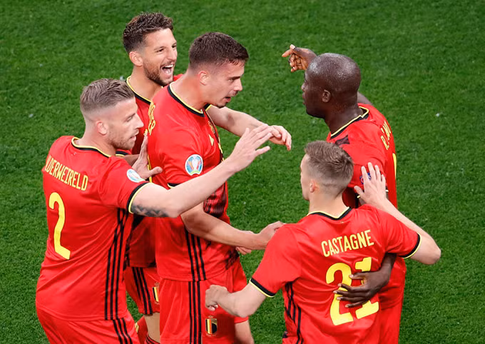 Lukaku lập cú đúp, Bỉ ra quân hoành tráng