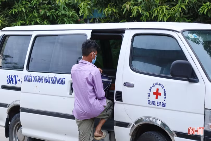Những chuyến xe 0 đồng hỗ trợ bệnh nhân giữa mùa dịch Covid-19