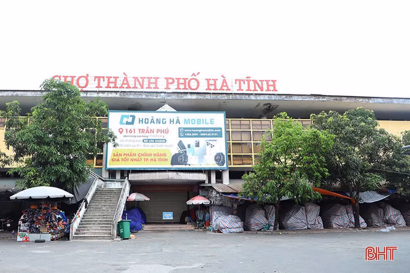 Dịch vụ không thiết yếu dừng hoạt động, hàng nhu yếu phẩm tiếp tục phục vụ Nhân dân