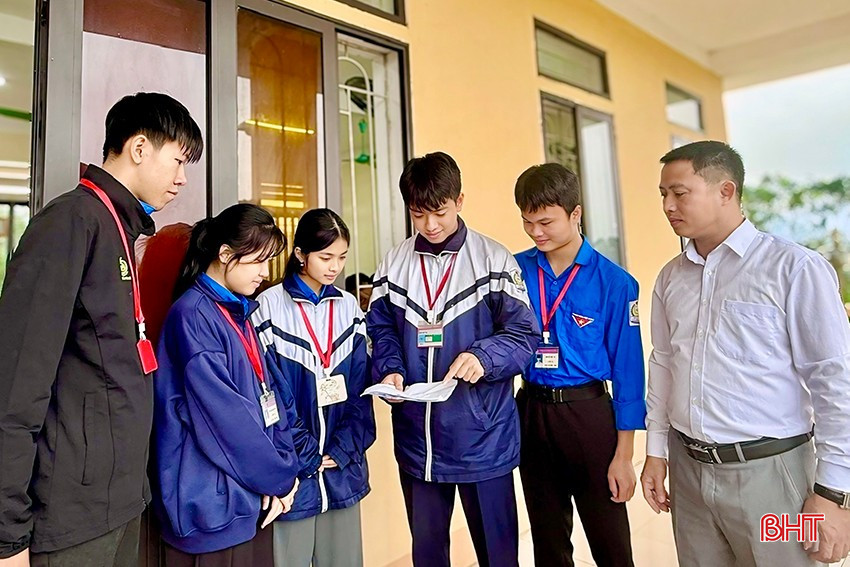 Kết quả thi IELTS của Phi Hào đã truyền cảm hứng học tập cho các bạn trong lớp và toàn trường.