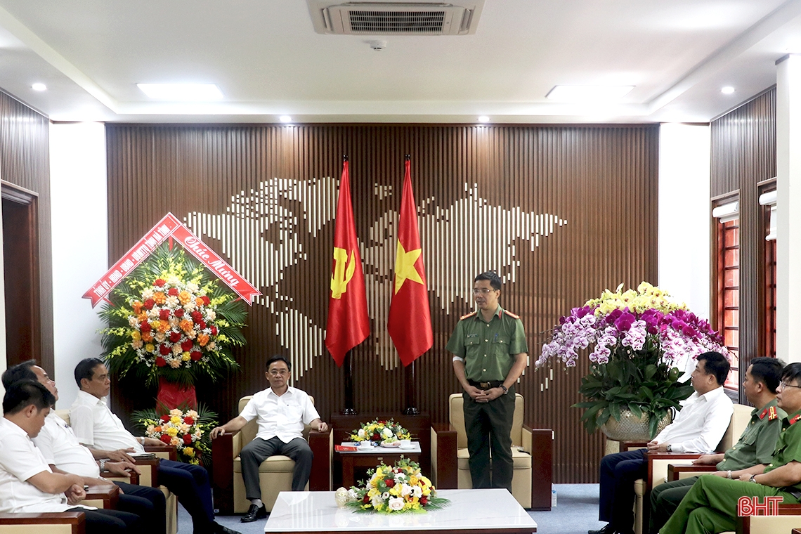 Thường trực Tỉnh ủy chúc mừng lực lượng Công an Hà Tĩnh