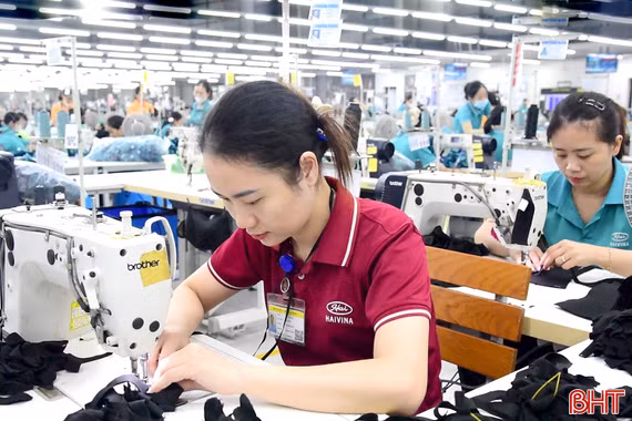 Trao điểm tựa an sinh, thêm động lực để lao động gắn bó 