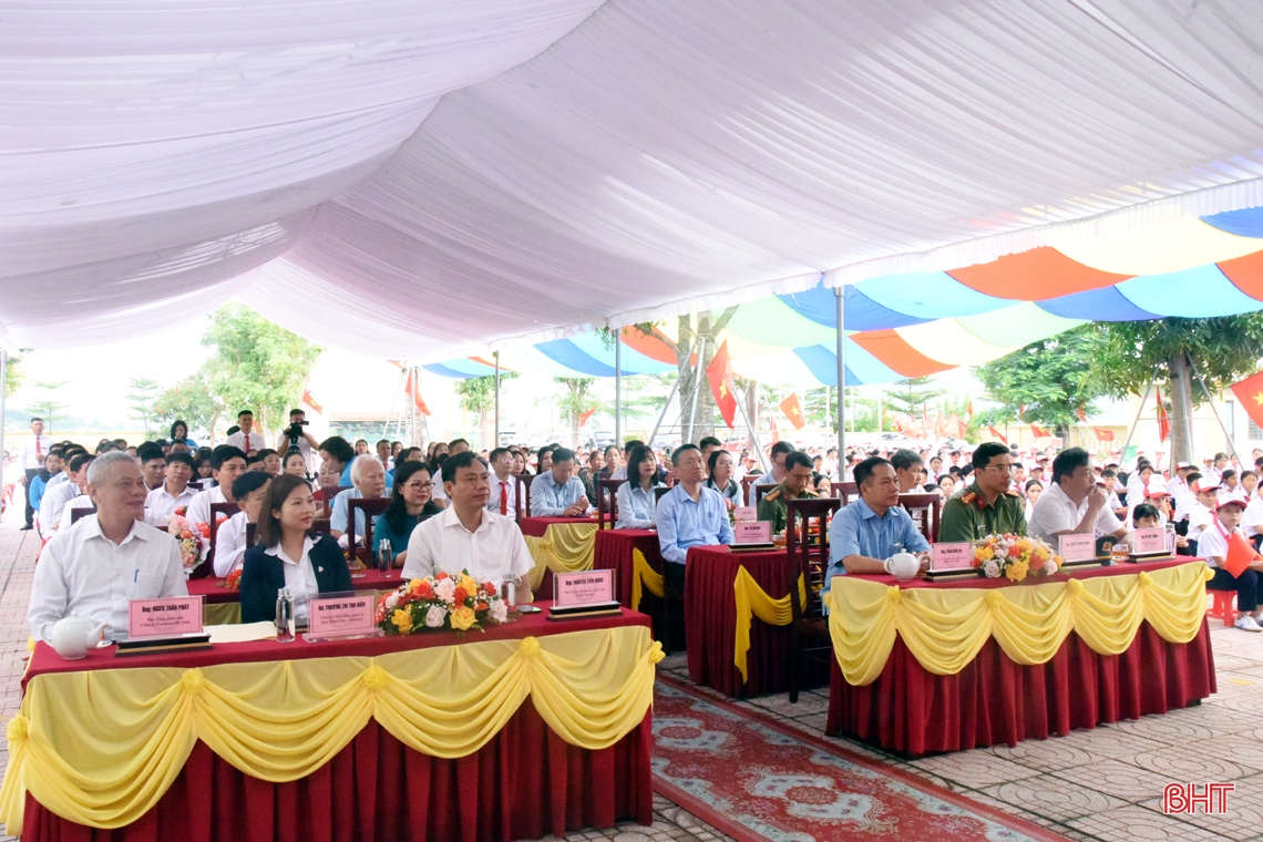 Các trường học ở Hà Tĩnh khai giảng năm học 2023 - 2024