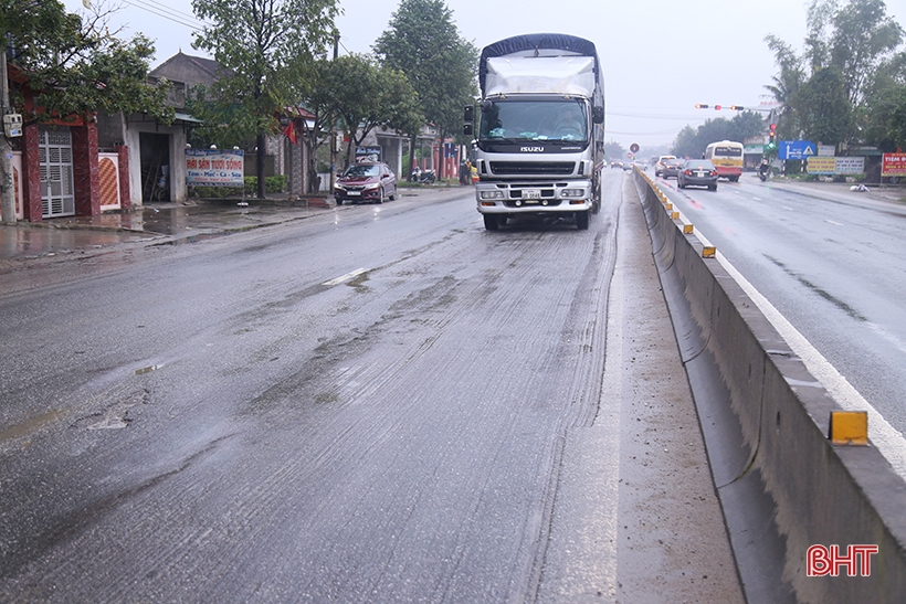 Tăng giá vé trạm thu phí Bến Thủy, hiện trạng quốc lộ 1 qua Hà Tĩnh có được cải thiện?