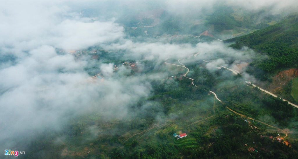 “Mùa săn mây” trên đỉnh Trường Sơn Đông
