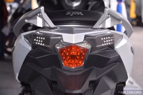 sym trinh lang xe ga co lon 300 phan khoi